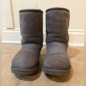 UGG gray short boots - size 6